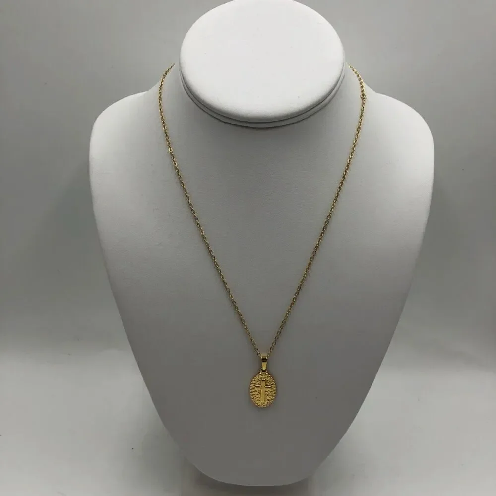 18K Gold Plated Round Cross Faith Religious Necklace Hypoallergenic Waterproof